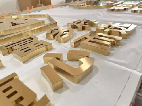 天门拉丝不锈钢字的特点。