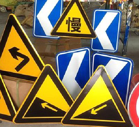 天门标识标牌中颜色的确定是很重要的。